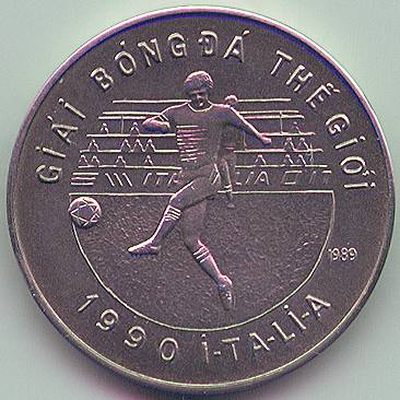 Vietnam 10 Dong 1989 coin, soccer, obverse